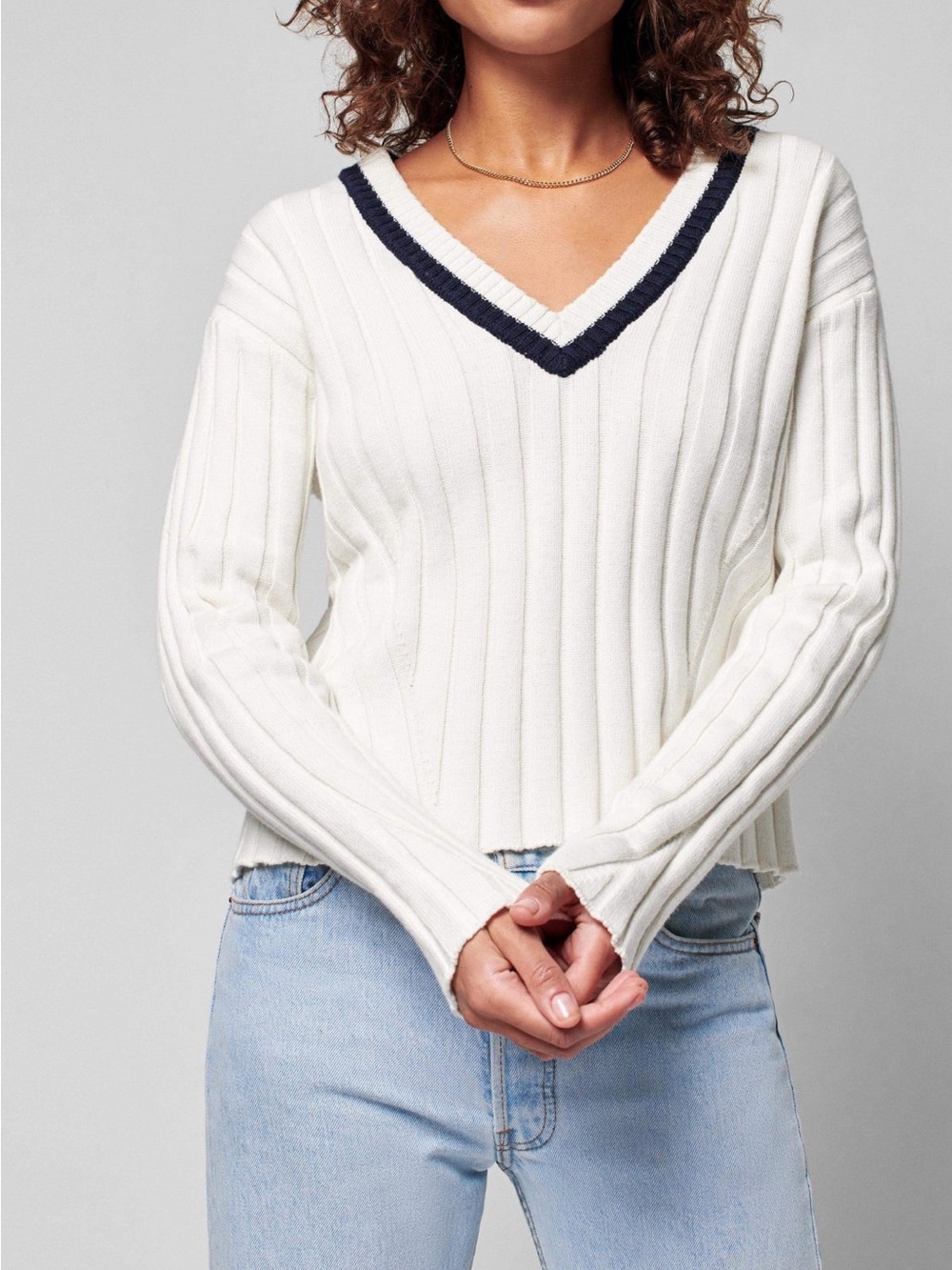 Faherty Game Set Cricket White Ribbed V-Neck Sweater - Size Medium